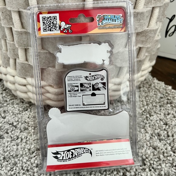 World’s Smallest HOT WHEELS #516 by Mattel Green Car NWT - Picture 4 of 7